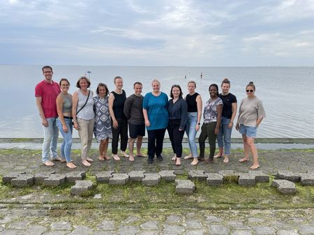 Belinda mit der Fachgruppe Forschungsmethoden an der Nordsee Ende August Belinda mit der Fachgruppe Forschungsmethoden an der Nordsee Ende August