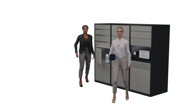 Schräge Frontalansicht grauen Ausleihstation für digitale Endgeräte, mit vielen einzelnen Türen, und Fächern. Vorne steht eine Person, Claudia, sie hält ein Gerät vom Typ CatchBox, eine weitere Person Carla blickt in ihre Richtung und lehnt an der Ausleihstation.
