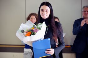 Auszeichnung für herausragende Masterarbeit an Chemie-Absolventin Jasmin Schmeling verliehen