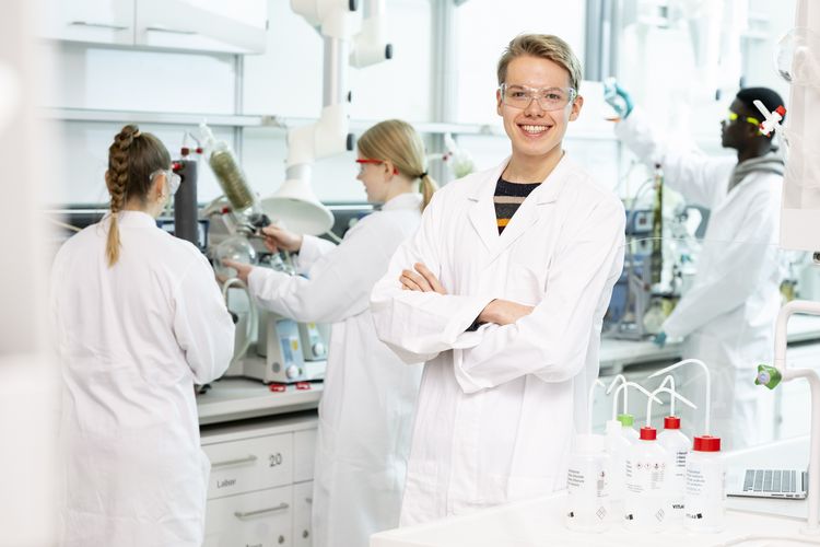 Student der Lehreinheit Chemie an der Carl von Ossietzky Universität Oldenburg