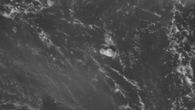 Bildsequenz vom Ausbruch des Hunga-Tonga Hunga Ha’apai am 15. Januar, Format modifiziert [Quelle: Japan Meteorological Agency/NASA SPoRT, CC BY 4.0]