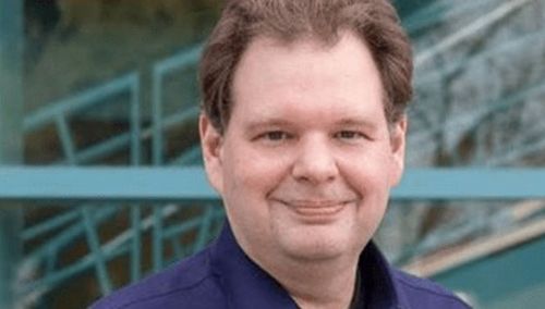 Prof. Thilo Gross spricht im Rahmen der Vortragsreihe "Heimspiel Wissenschaft" in Elsfleth [Foto: U.C. Davis].