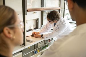 Schüler*innenlabor am Institut für Chemie