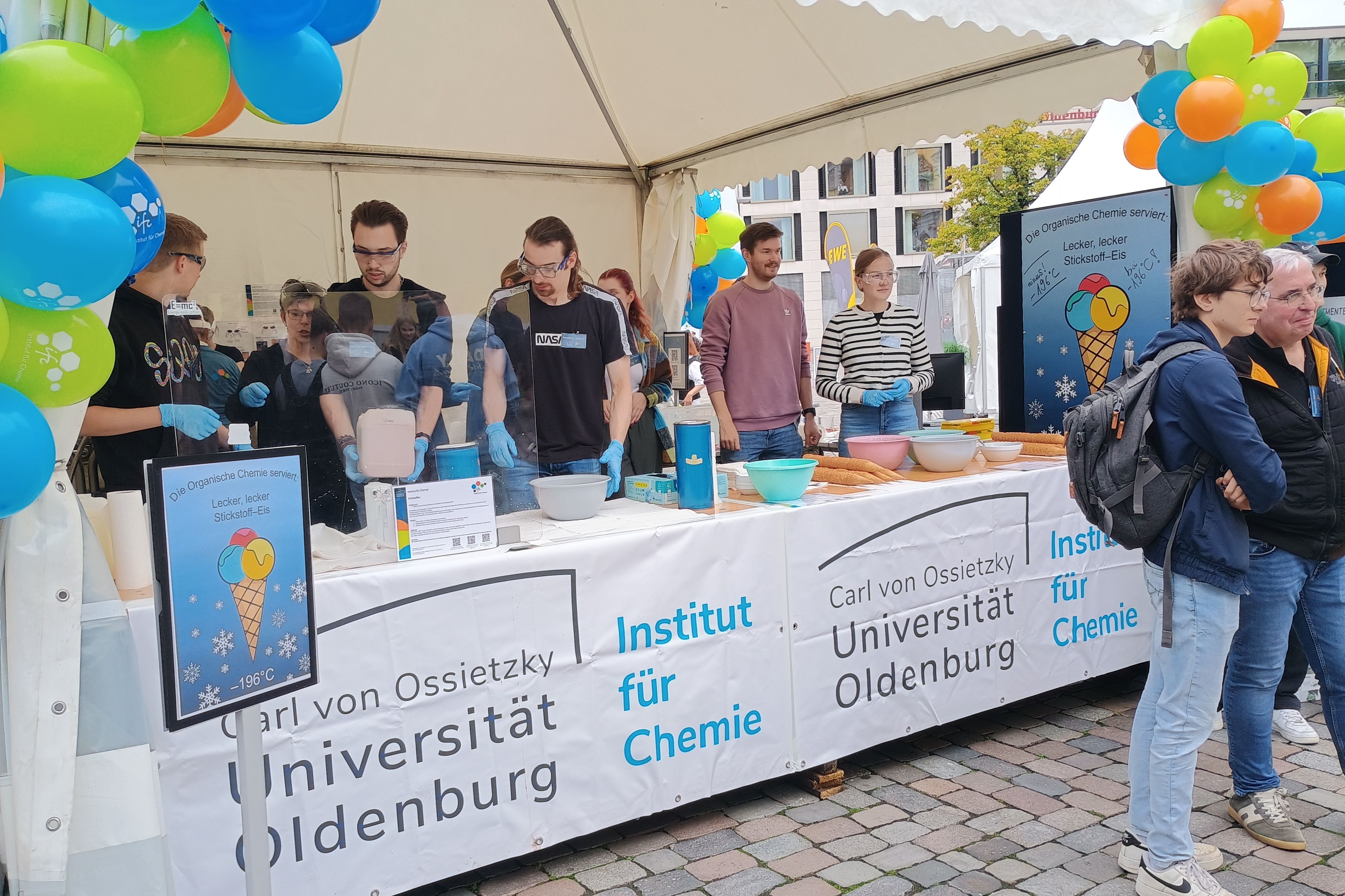 Das Institut beim Ahoi-MINT-Festival in Oldenburg. Das Institut beim Ahoi-MINT-Festival in Oldenburg.