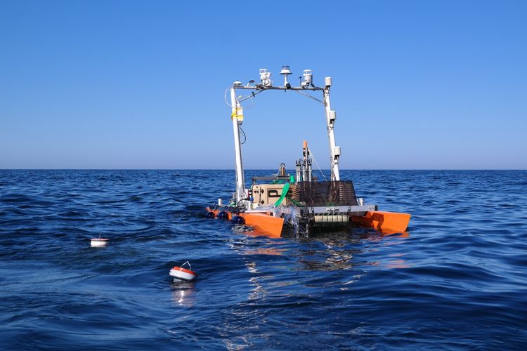 The autonomous research catamaran HALOBATES. [Photo: Lisa Gassen, ICBM]
