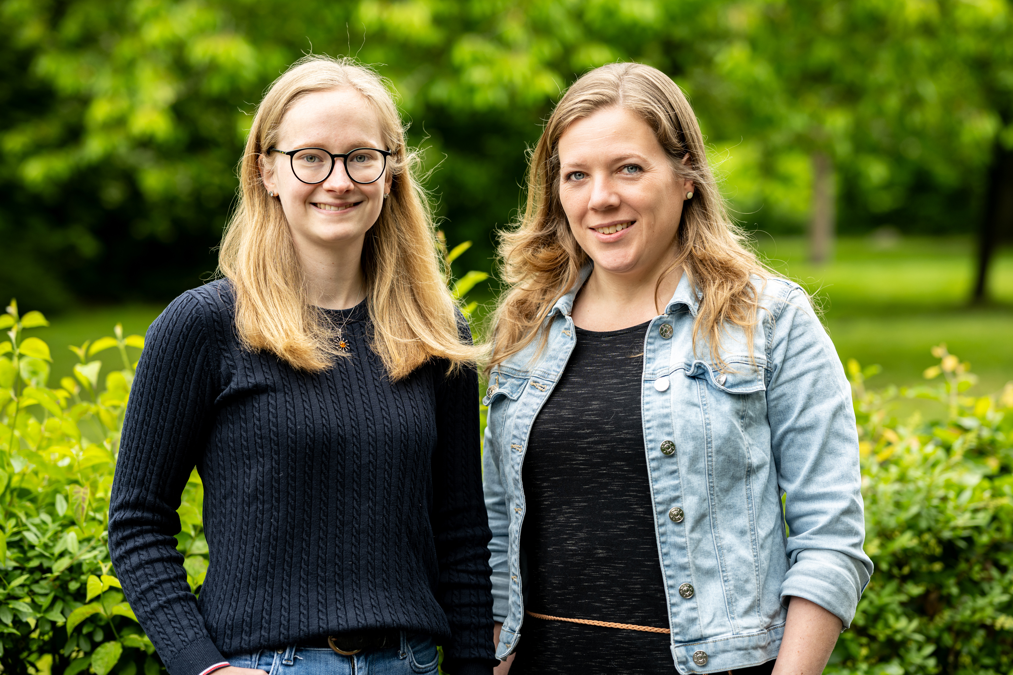 Sabine Boekhoff und Lilly Koch erhielten das Stipendium der August-Wilhelm-von-Hofmann-Stiftung 