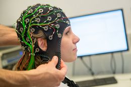 Berufsfeld Medizintechnik: Die Universität Oldenburg bietet ab dem Wintersemester einen interdisziplinären Bachelor- und Masterstudiengang „Physik, Technik und Medizin“ an. Foto: Universität Oldenburg