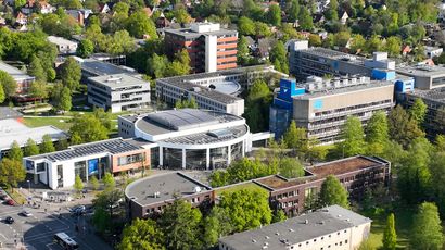 Blick von oben auf den Campus Haarentor mit Hörsaalzentrum