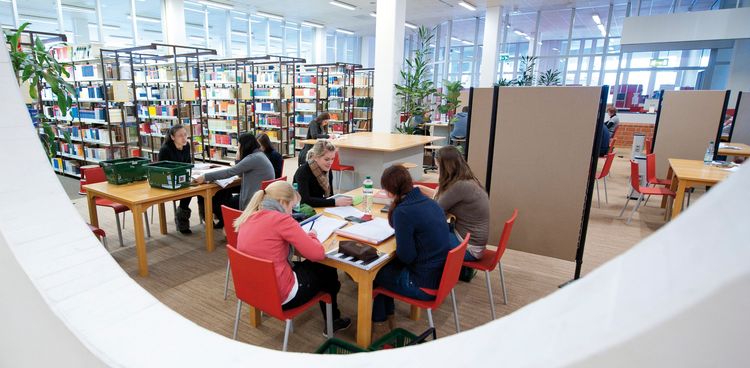 Bibliothek, Campus Haarentor Uhlhornsweg, Orte, Schmidt Daniel, StichwörterBildarchiv