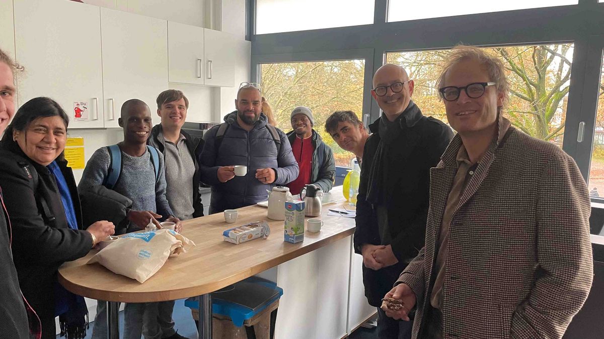 DAAD Winter School 2024  A group of participants at the DAAD Winter School having coffee.