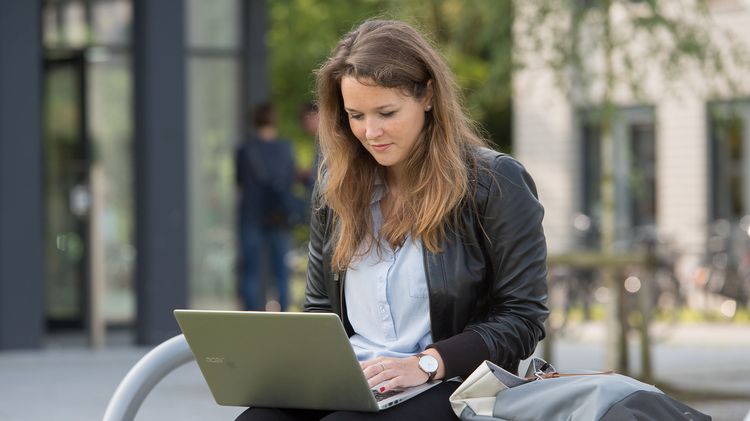 Bewerbungsunterlagen per E-Mail einreichen Bewerbungsunterlagen per E-Mail einreichen