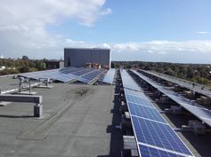 PV-Anlage auf dem Dach des Gebäudes A04.