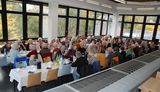 Kaffeetafel der Ehemaligeninitiative in der Mensa 