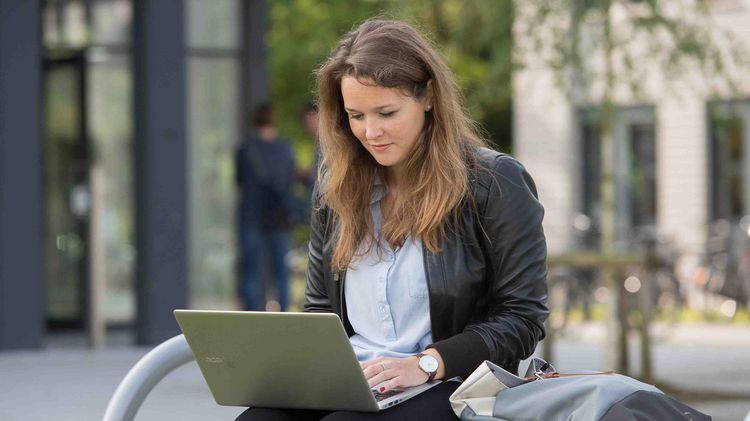Bewerbungsunterlagen per E-Mail einreichen Bewerbungsunterlagen per E-Mail einreichen