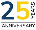 Das Bild zeigt die Zahl "25" in großen, kräftigen Farben. Die "2" ist dunkelblau und die "5" ist gelb. Rechts neben der "5" steht senkrecht das Wort "YEARS" in dunkler Schrift. Unterhalb der Zahl befindet sich die Aufschrift "ANNIVERSARY" in ebenfalls dunkler Schrift. Das Bild dient als Logo oder zur Kennzeichnung des Jubiläums der 25-jährigen Kooperation zwischen der UOL und der NMU.
