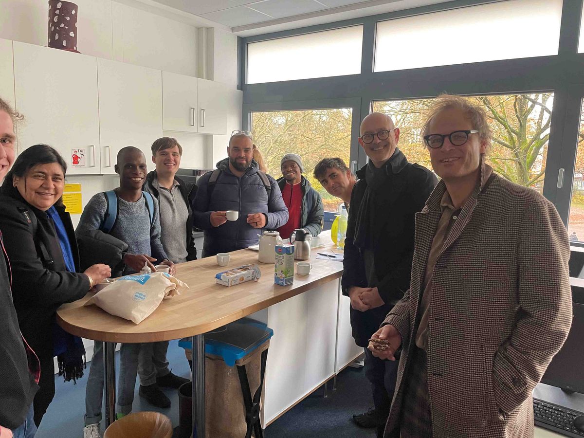 DAAD Winter School 2024  A group of participants at the DAAD Winter School having coffee.