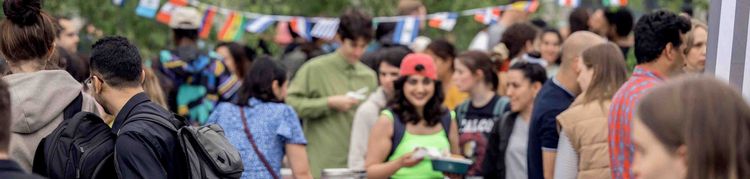 Internationales Sommerfest Besuchende des Sommerfestes 2023