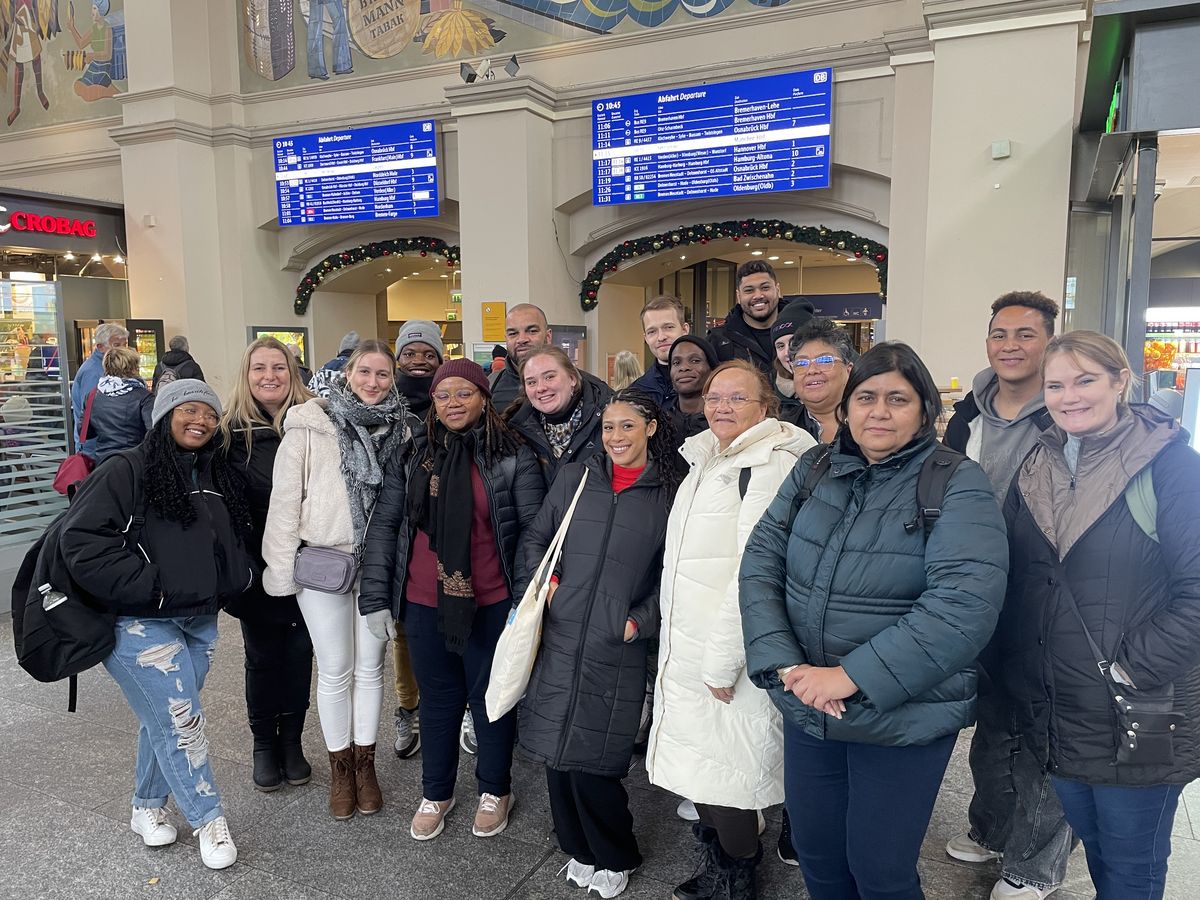 Gruppenbild am Bahnhof Bremen