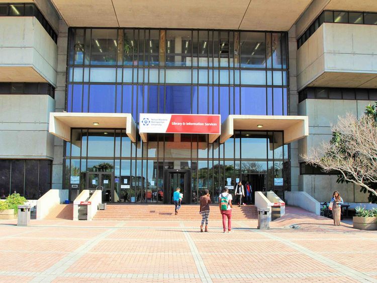 Nelson Mandela University, Universitätsbibliothek Die Bibliothek der Nelson Mandela University in Gqeberha/Port Elizabeth.