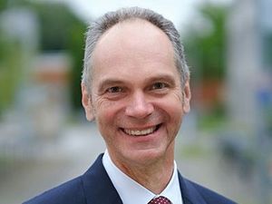 Portrait Prof. Dr. Ralph Bruder