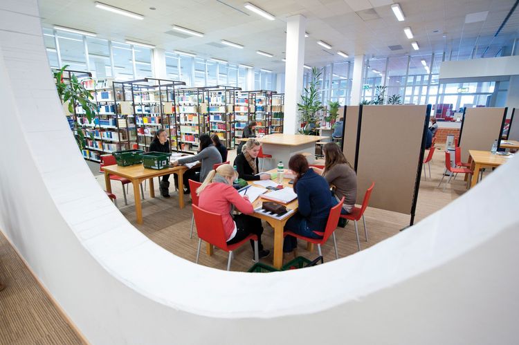 Führungen durch die Bibliothek Führungen durch die Bibliothek