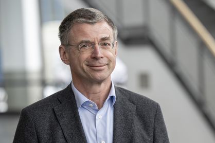 Prof. Dr. Ralf Grüttemeier, Vizepräsident für Forschung und Transfer Portrait Prof. Dr. Ralf Grüttemeier, Vizepräsident für Forschung und Transfer